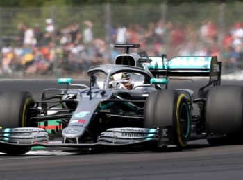 Lewis Hamilton hails team after Hungary success