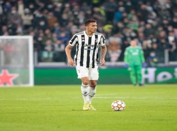 Juventus win Zenit to progress from UCL group