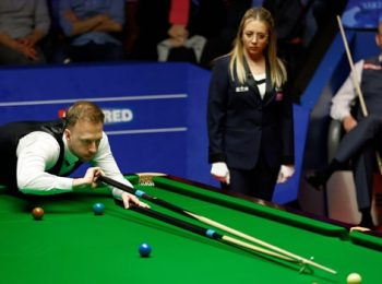 Judd Trump thrashes Mark Williams in first session of semifinals of World Championships
